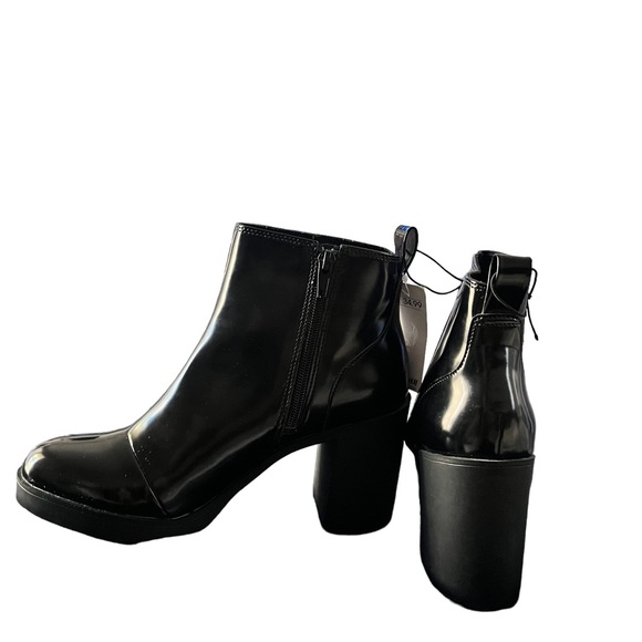 NWT black ankle boots size US 8 & EUR 39 w/ zippers. - Picture 2 of 4